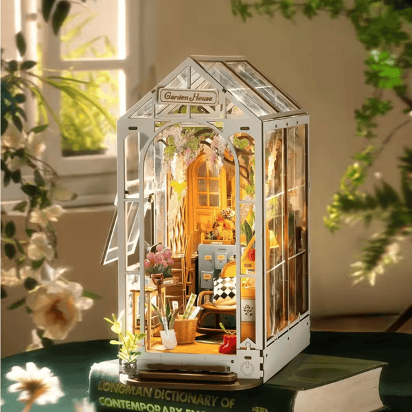 NOOK and STORY Book Nook Garden House Book Nook Kit