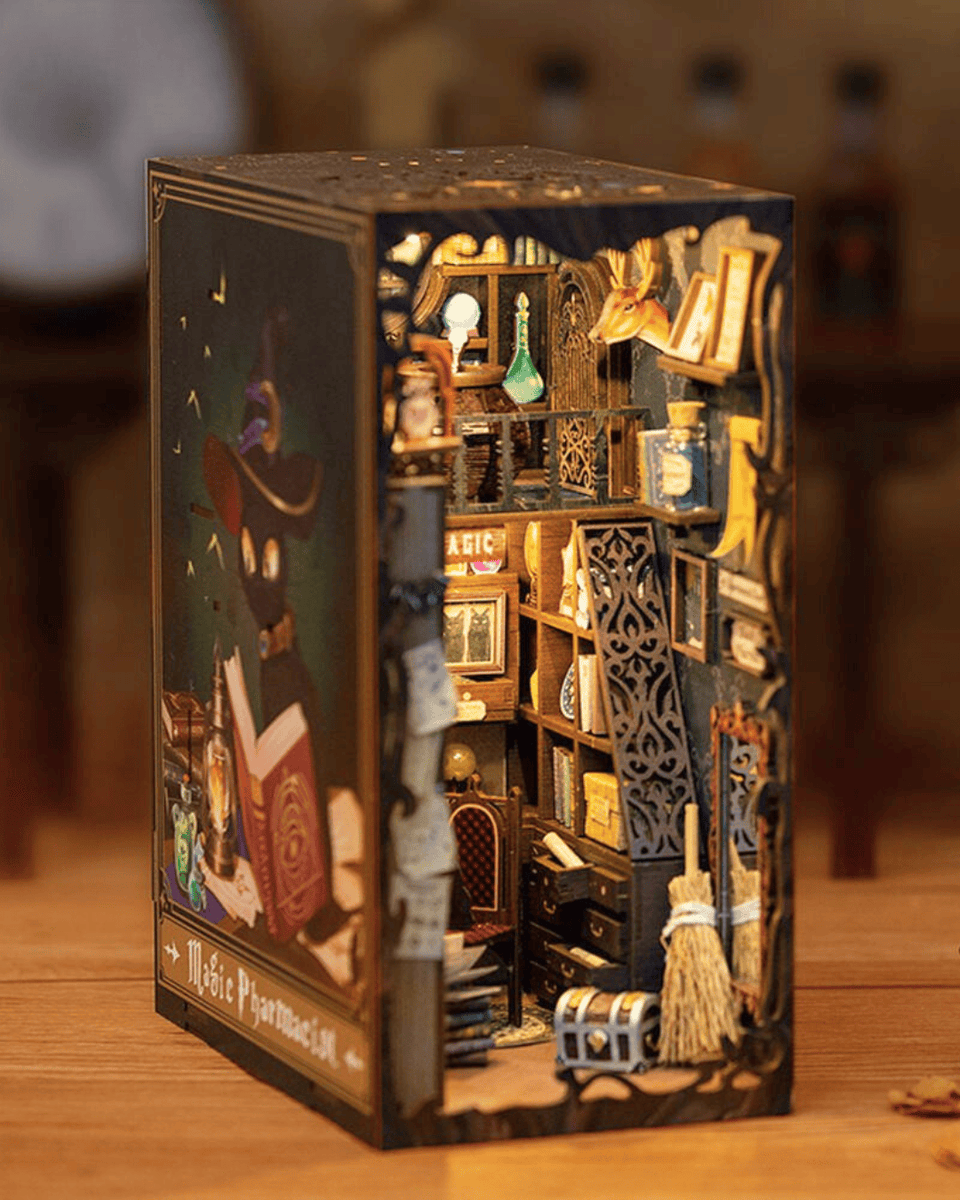 NOOK and STORY Book Nook Magic Pharmacist Book Nook