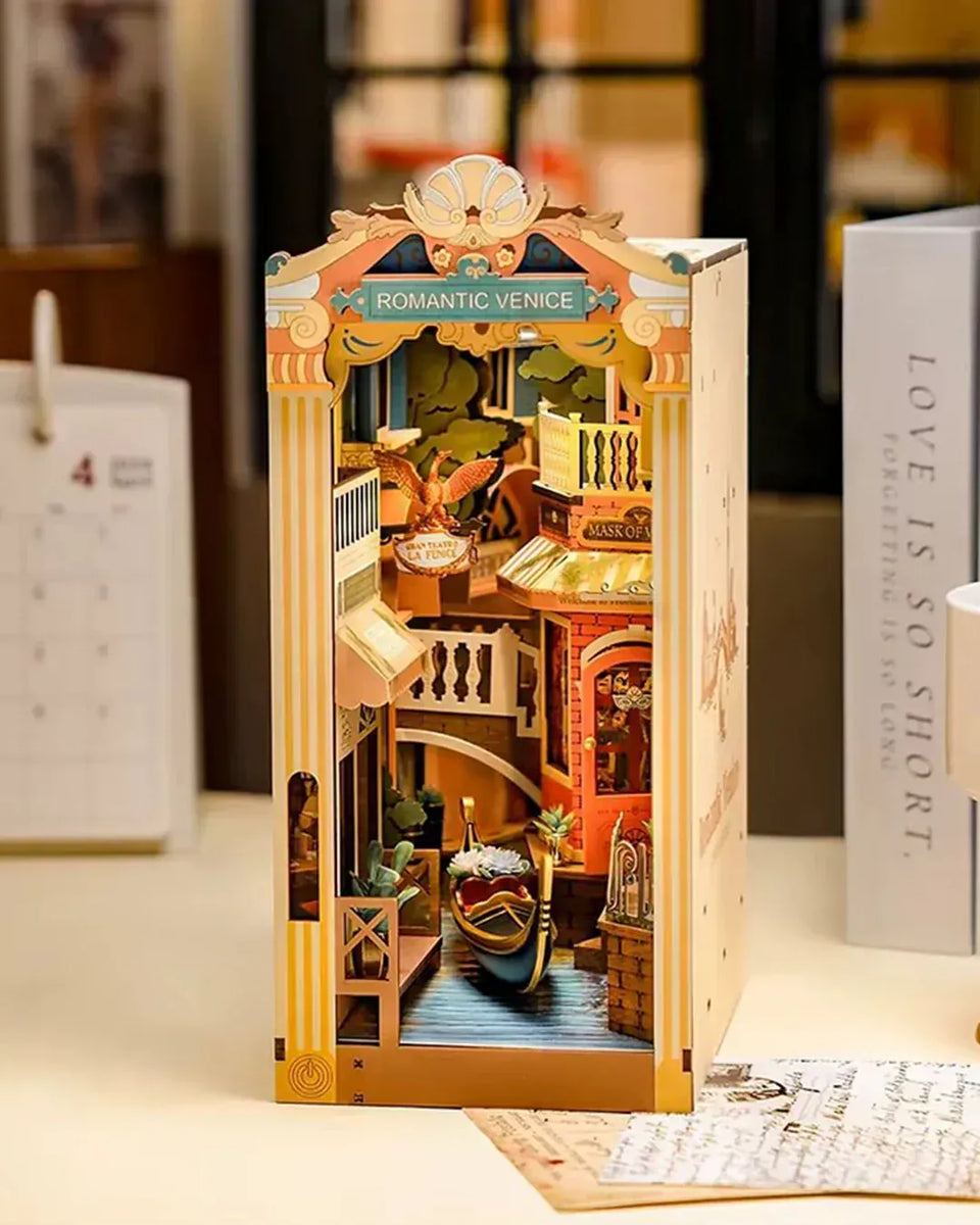 NOOK and STORY Book Nook Romantic Venice Book Nook