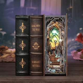 Gate of Wonderland Book Nook